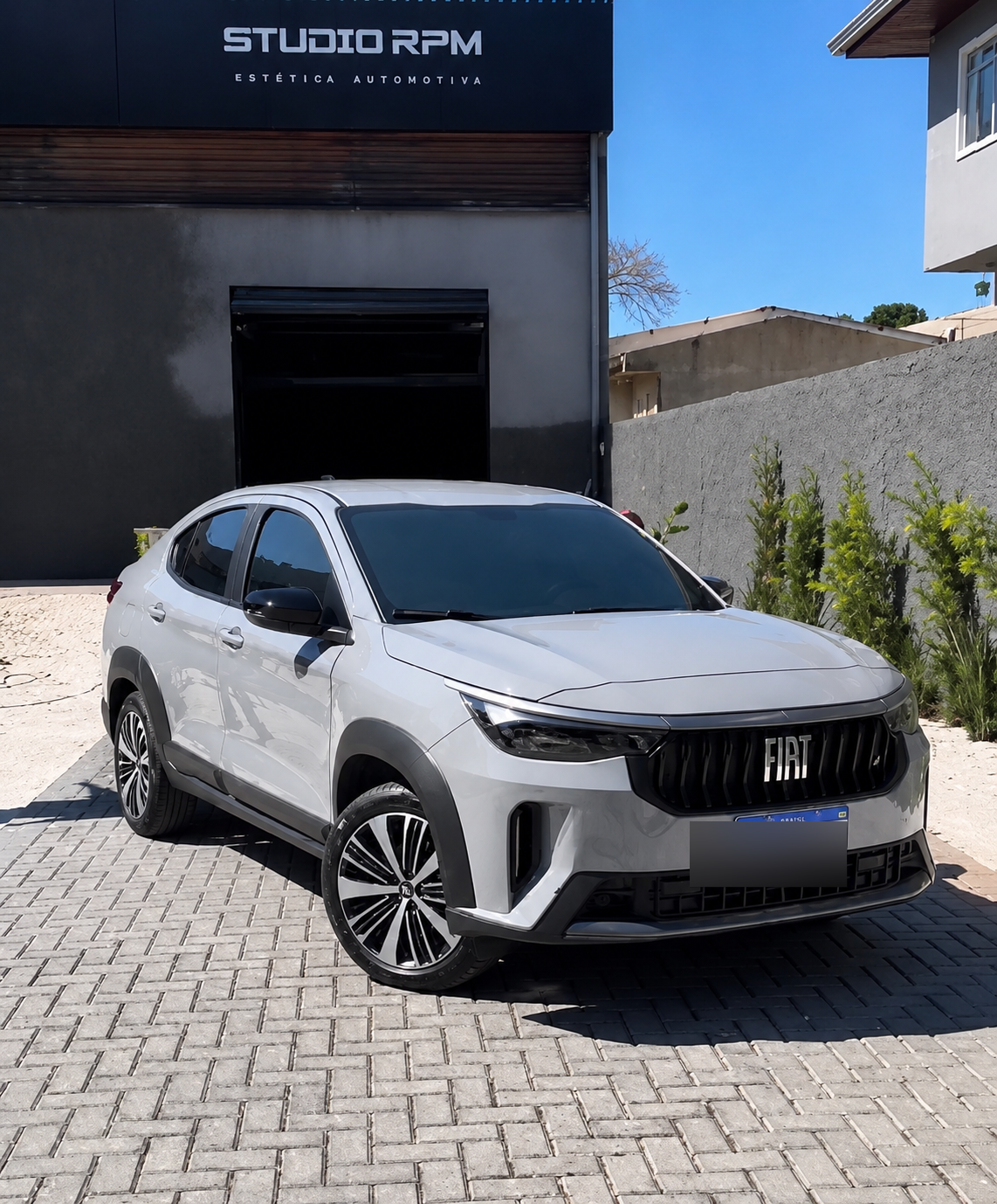Fiat Fastback cinza com película automotiva Studio RPM.